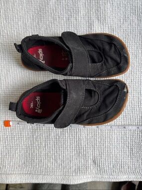 Splay barefoot sneakers 13C